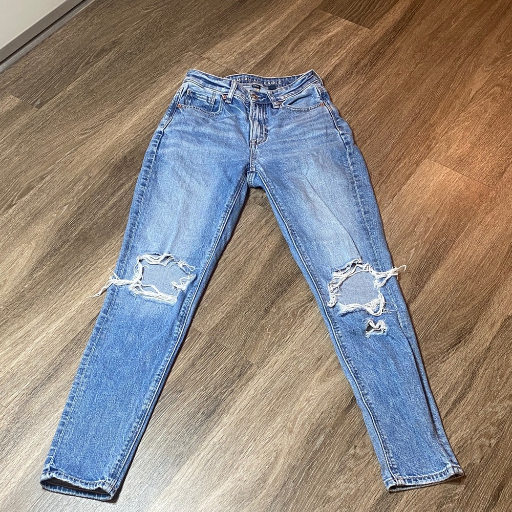 American Eagle Outfitters Light Blue Distressed Skinny Jeans